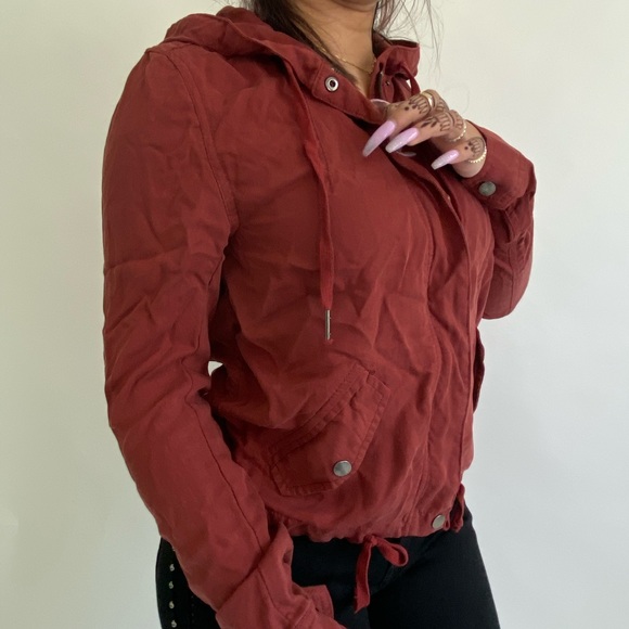 H&M wrinkled light jacket - Picture 3 of 4